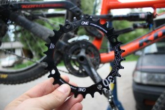 Oneup Components' 30-tooth narrow-wide ring for a 104 BPD.